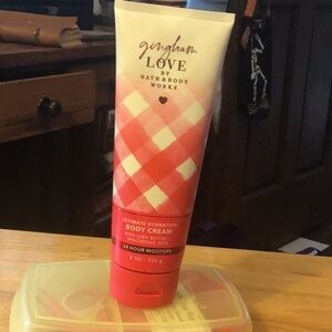 Brand new bath and body ultimate hydration cream. Gingham love.​​